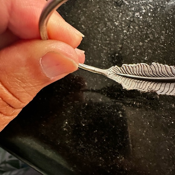 Silver Leaf Bracelet with peridot stone - Picture 3 of 4